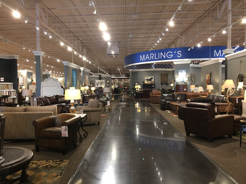 Furniture Mall of Kansas - Inside